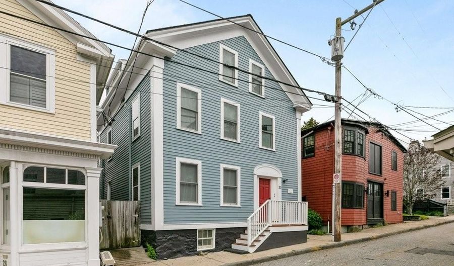 30 Prospect Hl 2, Newport, RI 02840 - 4 Beds, 2 Bath