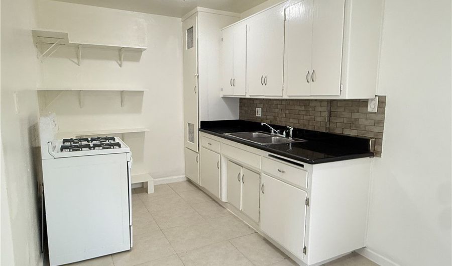 1168 E Mayfair 5, Anaheim, CA 92801 - 2 Beds, 1 Bath