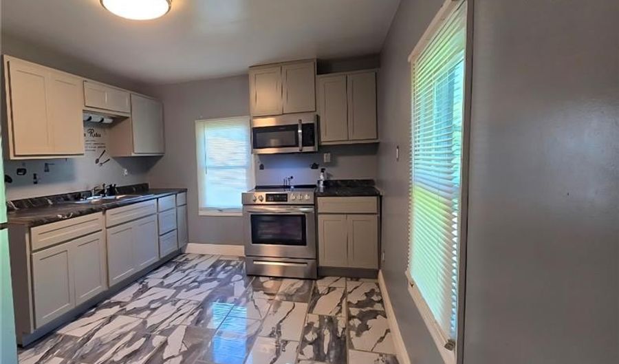 1232 Rodemeyer St, Alton, IL 62002 - 1 Beds, 1 Bath