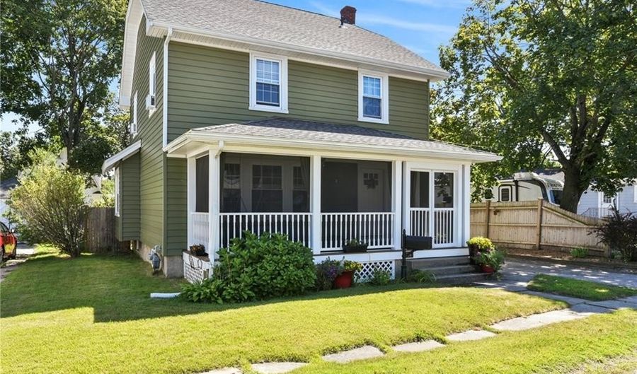 194 Gould Ave, Warwick, RI 02888 - 3 Beds, 1 Bath