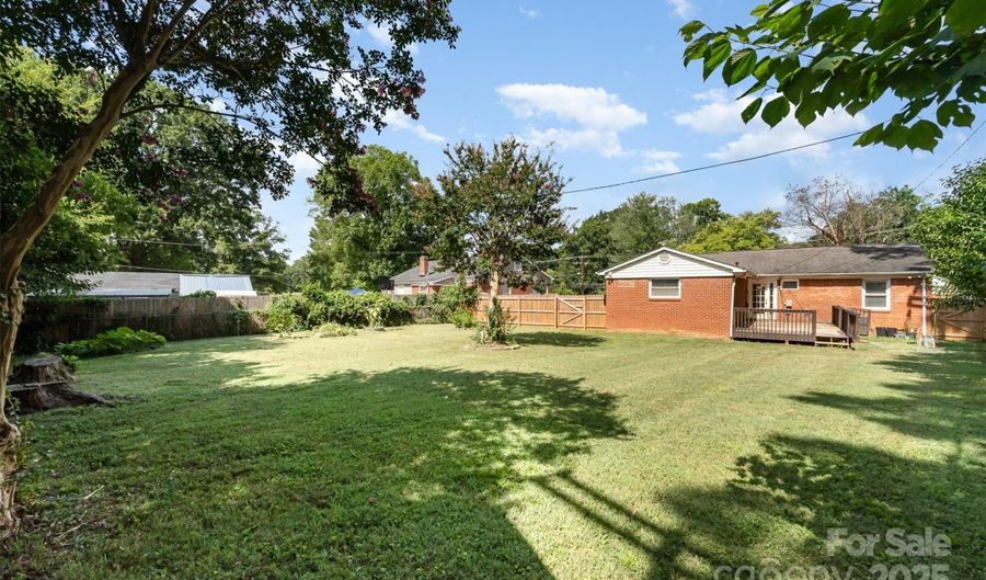 2408 Kilborne Dr, Charlotte, NC 28205 - 3 Beds, 2 Bath