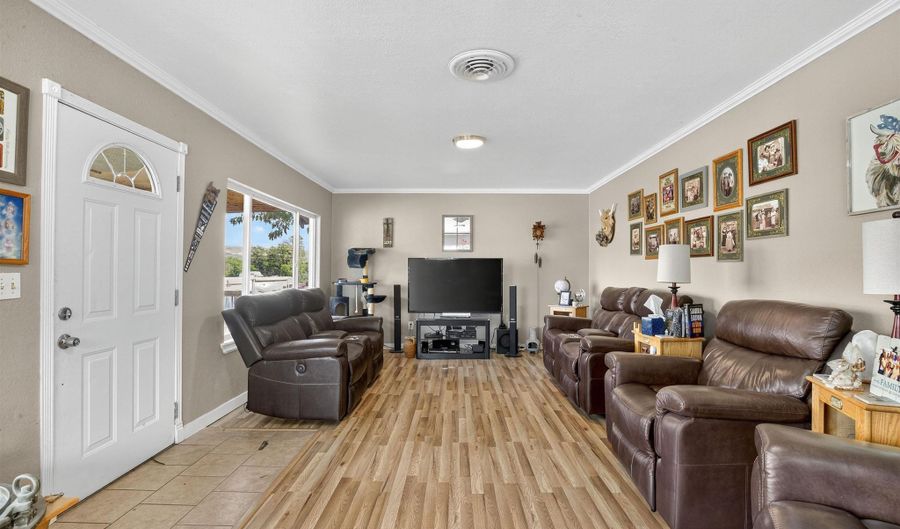 3650 Riverside Dr, Asotin, WA 99402 - 2 Beds, 1 Bath