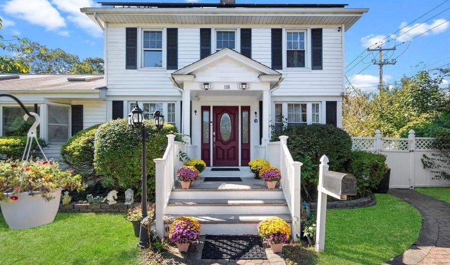 118 Grant Ave, Albertson, NY 11507 - 4 Beds, 4 Bath