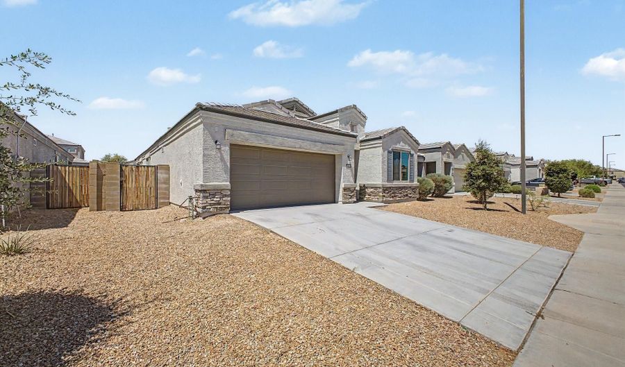 31070 W WHITTON Ave, Buckeye, AZ 85396 - 4 Beds, 2 Bath