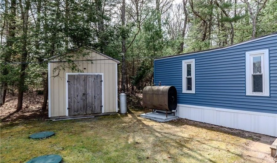 56 Park Ln, Coventry, RI 02816 - 2 Beds, 2 Bath