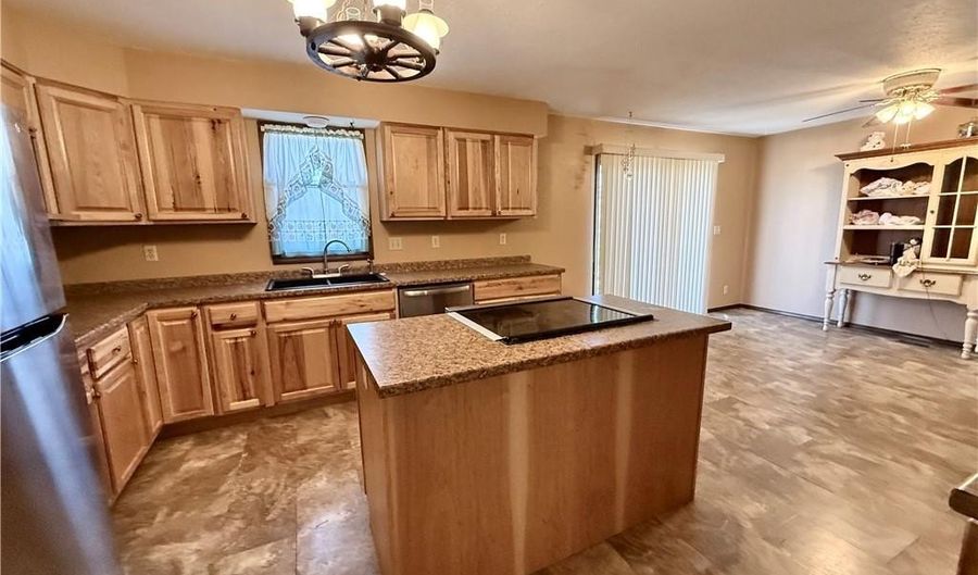 205 S Traster St, Altamont, KS 67330 - 4 Beds, 3 Bath