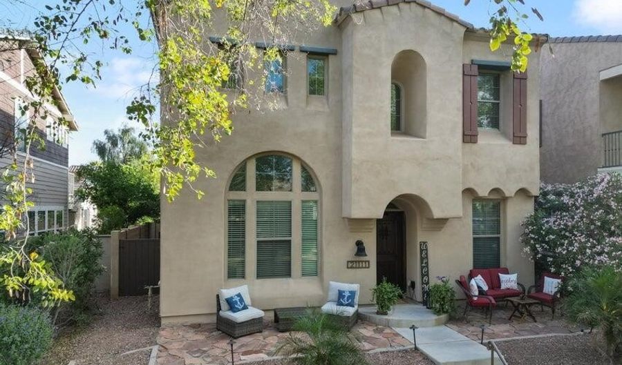 21111 W GLEN St, Buckeye, AZ 85396 - 3 Beds, 3 Bath