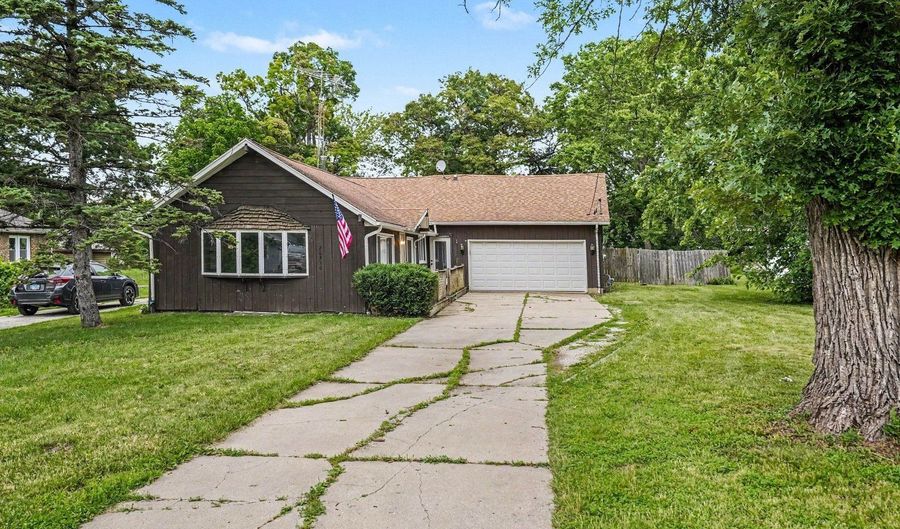 26330 W Grapevine Ave, Antioch, IL 60002 - 2 Beds, 2 Bath