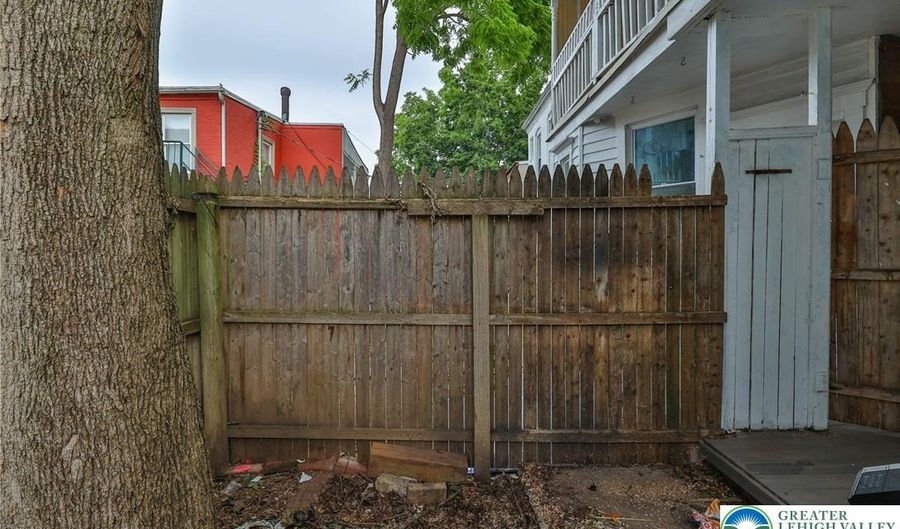 230 N Nagle St, Allentown, PA 18102 - 4 Beds, 1 Bath