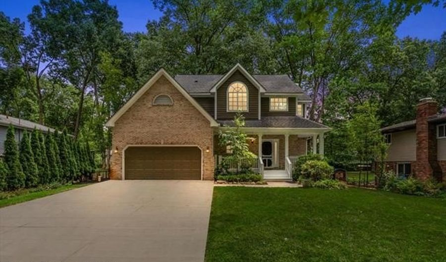 2475 Horace St, West Bloomfield, MI 48324 - 4 Beds, 3 Bath