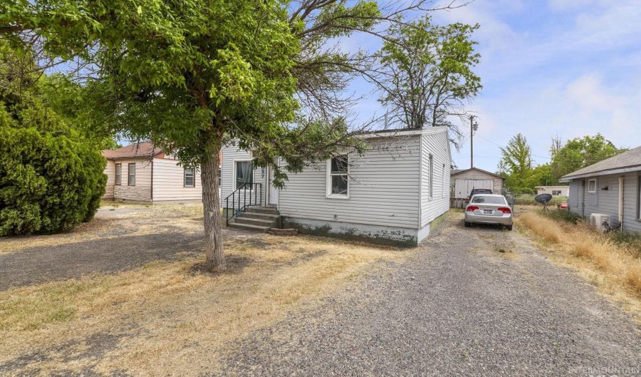 827 Aiken Ave, Buhl, ID 83316 - 2 Beds, 1 Bath