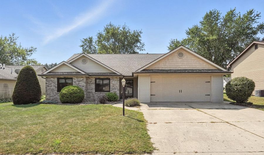 801 Pine Dr, Angola, IN 46703 - 3 Beds, 2 Bath