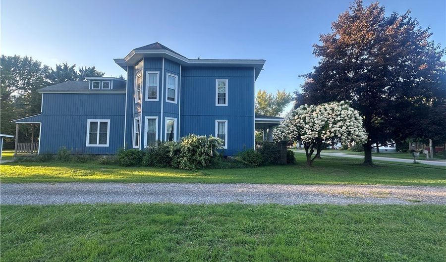 284 S Main St, Andover, OH 44003 - 3 Beds, 2 Bath