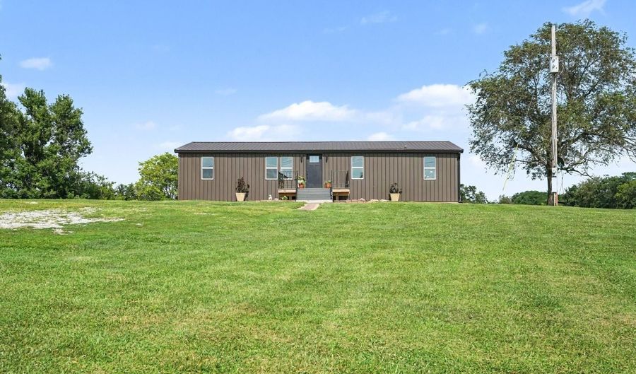 6301 Salem Ridge Rd, Aurora, IN 47001 - 3 Beds, 2 Bath