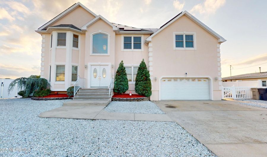 11 Drake Dr, Bayville, NJ 08721 - 4 Beds, 3 Bath