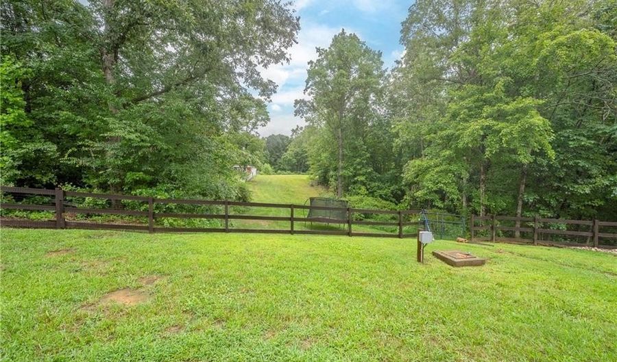 125 Grey Fox Trl, Advance, NC 27006 - 3 Beds, 4 Bath