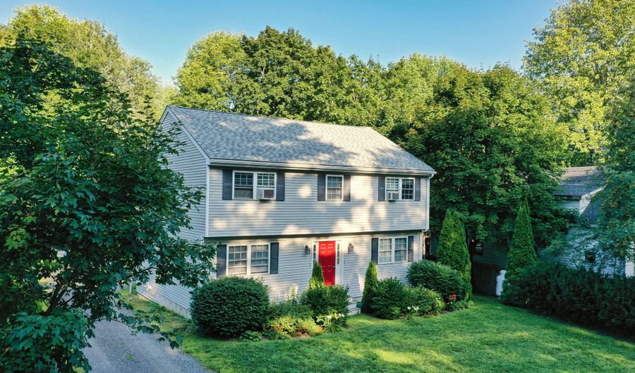 208 Congress St, Belfast, ME 04915 - 4 Beds, 4 Bath