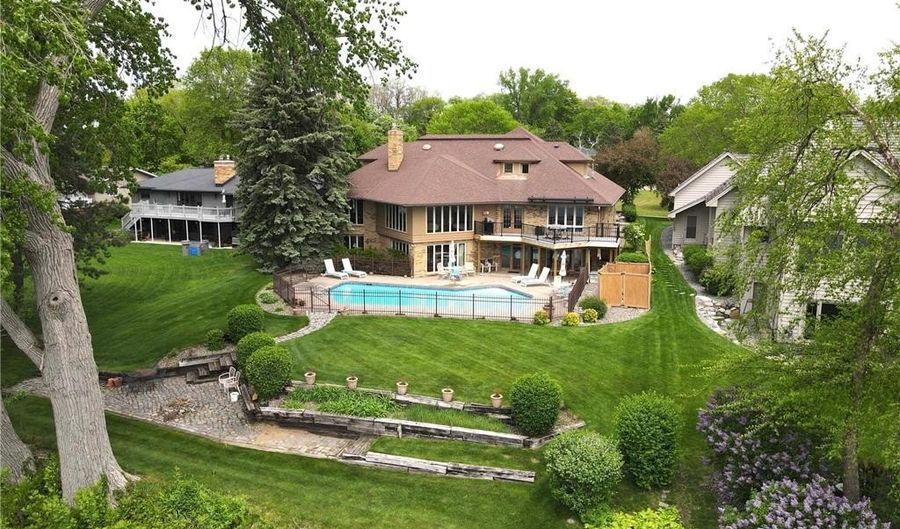 1128 Benton St, Anoka, MN 55303 - 6 Beds, 6 Bath