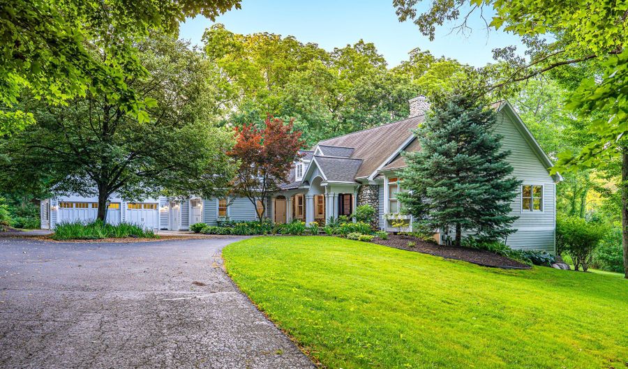 5782 Preservation Ct NE, Ada, MI 49301 - 5 Beds, 5 Bath