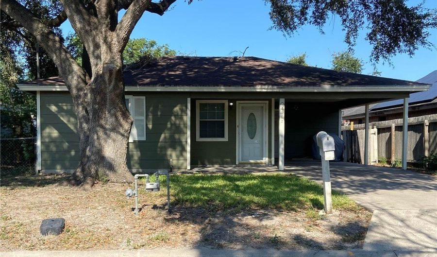 2102 Suarez St, Alice, TX 78332 - 3 Beds, 1 Bath