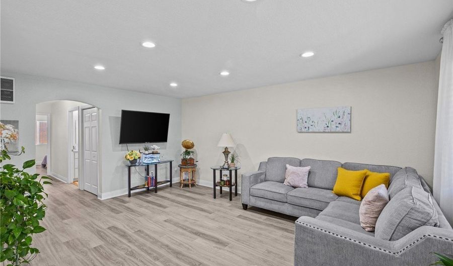 2094 E Grand Ave 32, Escondido, CA 92027 - 2 Beds, 2 Bath