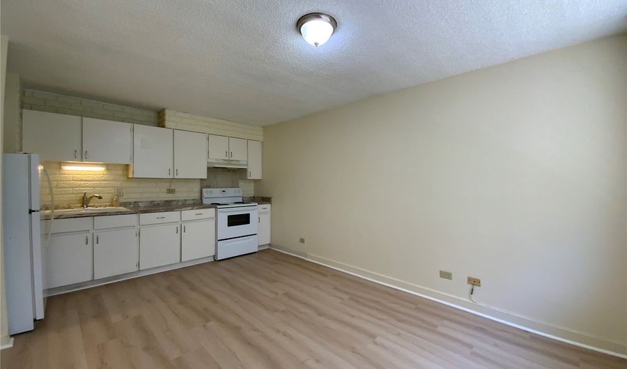 2981 Ala Napuaa Pl 102, Honolulu, HI 96818 - 2 Beds, 1 Bath