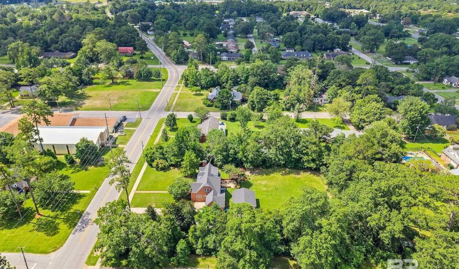 906 S Presley St, Atmore, AL 36502 - 3 Beds, 2 Bath