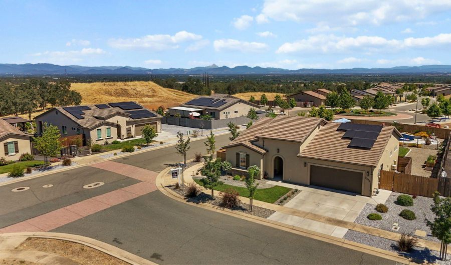 20016 Pride Mountain Ct, Anderson, CA 96007 - 3 Beds, 2 Bath