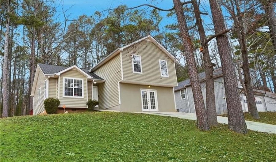 1957 SANDCREEK Dr SW, Atlanta, GA 30331 - 3 Beds, 3 Bath