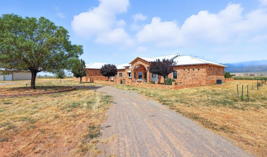 29 Mora Dr, Belen, NM 87002 - 3 Beds, 3 Bath