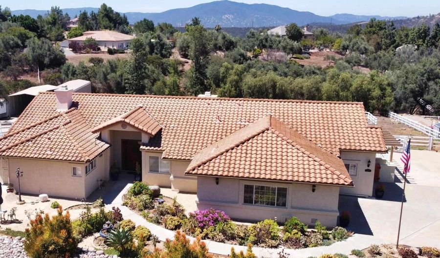 1927 Coronado Vw, Alpine, CA 91901 - 4 Beds, 4 Bath