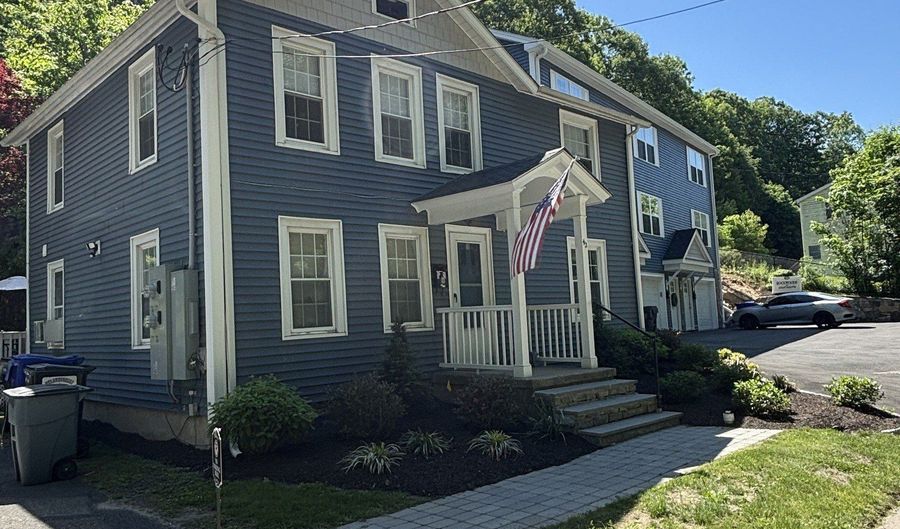 42 Nashville Rd, Bethel, CT 06801 - 2 Beds, 1 Bath