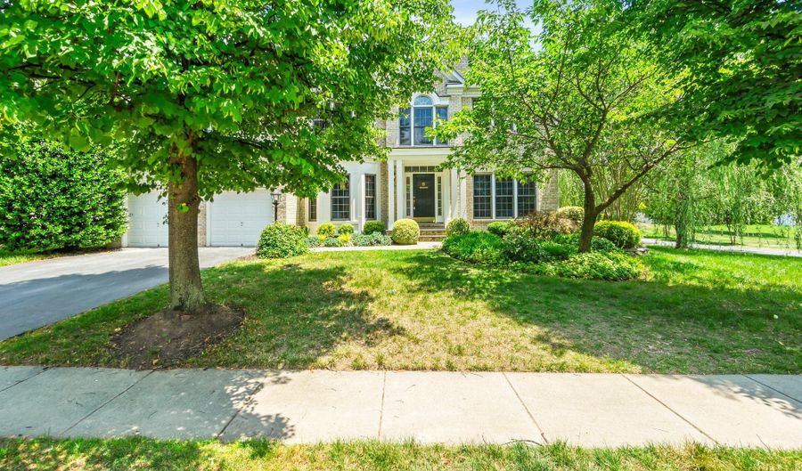 22804 PORTICO Pl, Brambleton, VA 20148 - 4 Beds, 5 Bath