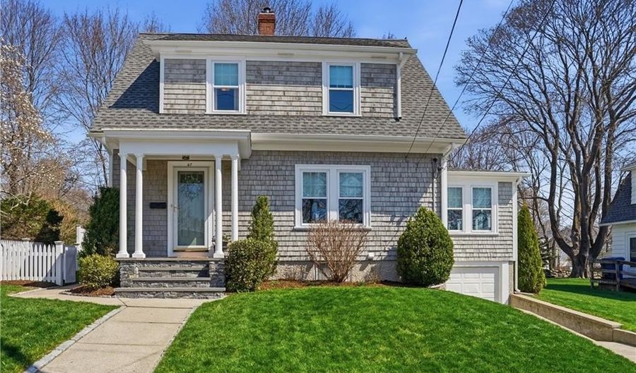 47 Hyland Ave, East Greenwich, RI 02818 - 3 Beds, 3 Bath