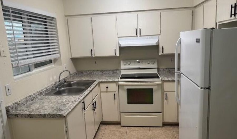 522 E 9th Ave 1, Apache Junction, AZ 85119 - 2 Beds, 1 Bath