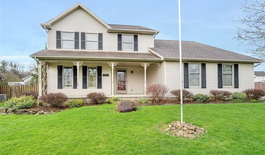 6369 Ridgeview Ave, Austintown, OH 44515 - 3 Beds, 4 Bath
