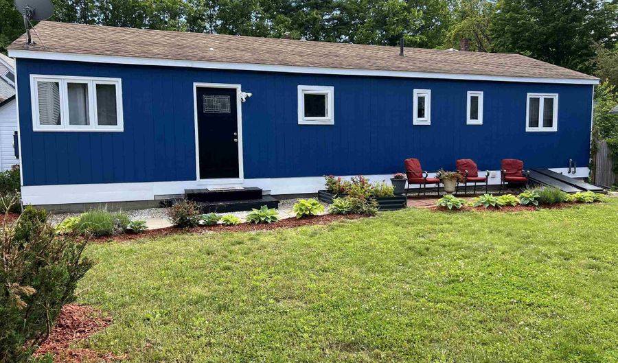 111 Central St, Brattleboro, VT 05301 - 3 Beds, 1 Bath