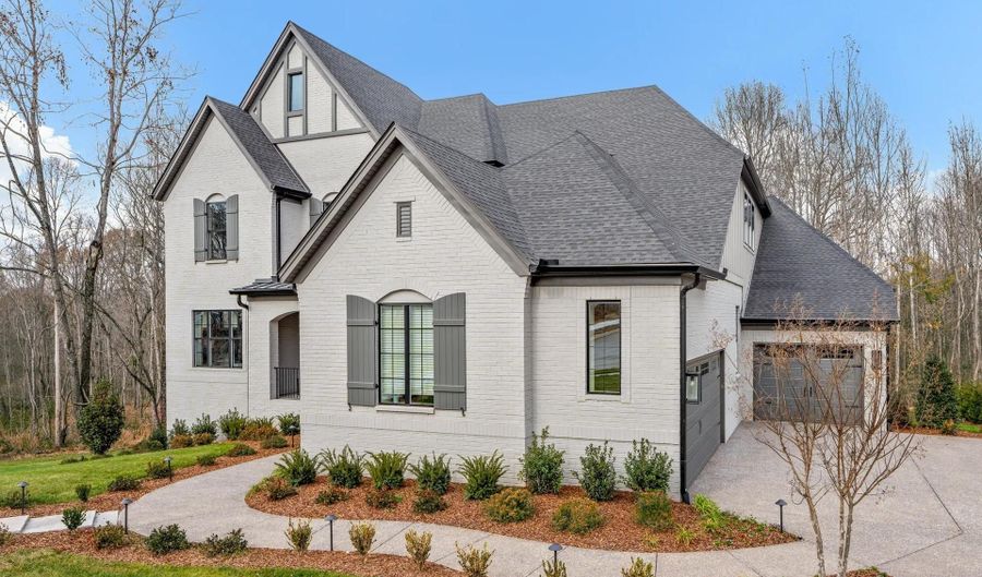 5716 Nola Dr, Arrington, TN 37014 - 5 Beds, 6 Bath