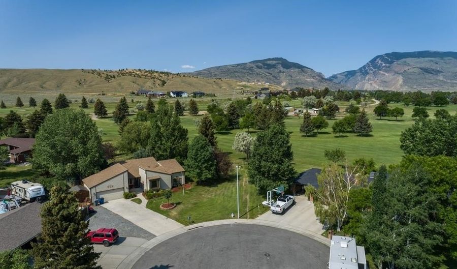 10 Cleek Clb, Cody, WY 82414 - 3 Beds, 3 Bath