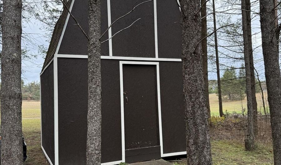 2564 E Brutus Rd, Alanson, MI 49706 - 2 Beds, 1 Bath