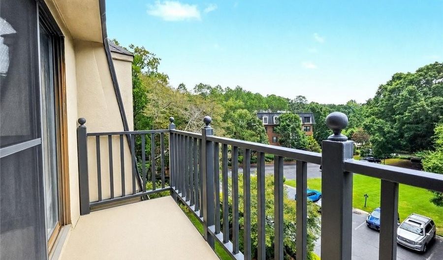 28402 Plantation Dr NE, Atlanta, GA 30324 - 2 Beds, 2 Bath