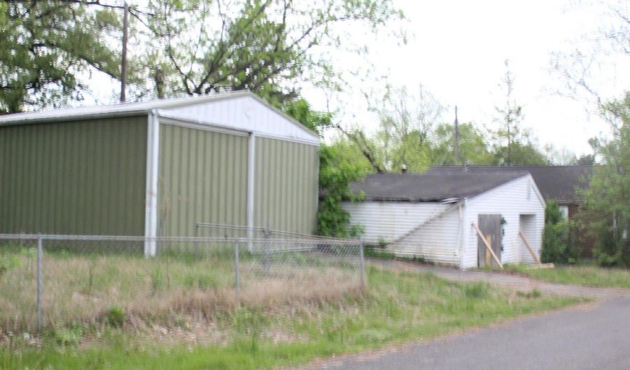 696 Monroe Dr, Barlow, KY 42024 - 3 Beds, 1 Bath