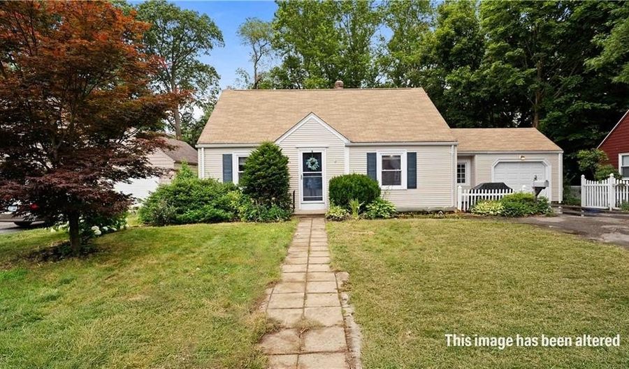 74 Algonquin Rd, East Providence, RI 02916 - 2 Beds, 2 Bath