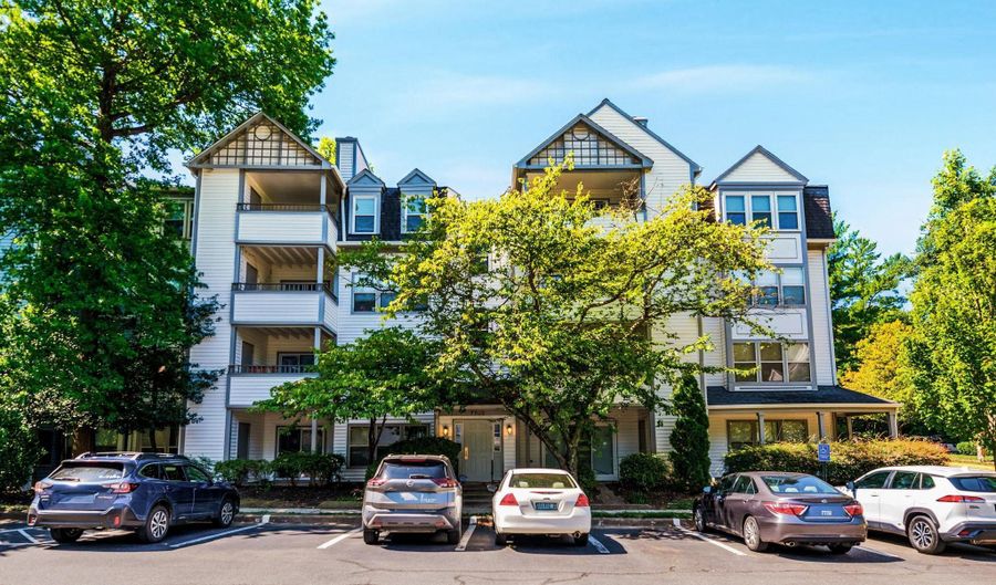 7033 LAFAYETTE Dr 55, Annandale, VA 22003 - 2 Beds, 2 Bath