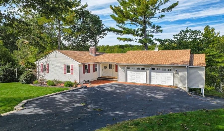 325 Lake Dr, Glocester, RI 02814 - 3 Beds, 2 Bath