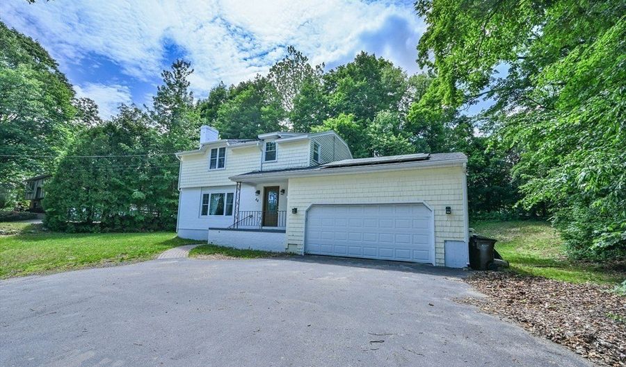 48 Central St, Auburn, MA 01501 - 3 Beds, 2 Bath