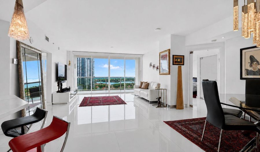 19400 Turnberry Way 921, Aventura, FL 33180 - 2 Beds, 2 Bath