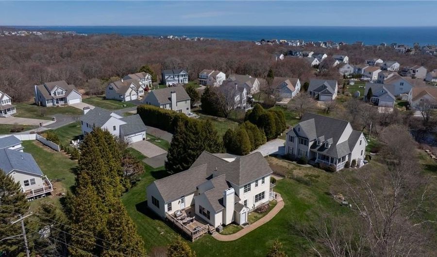 25 Southern View Dr, Narragansett, RI 02882 - 4 Beds, 4 Bath
