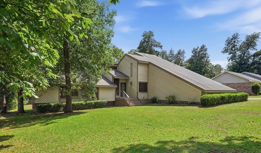 2206 Ashford Dr, Albany, GA 31721 - 3 Beds, 2 Bath