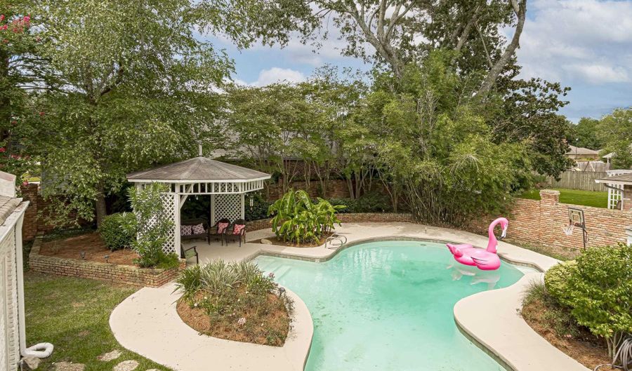 8543 E Thurman Dr, Baton Rouge, LA 70806 - 4 Beds, 4 Bath